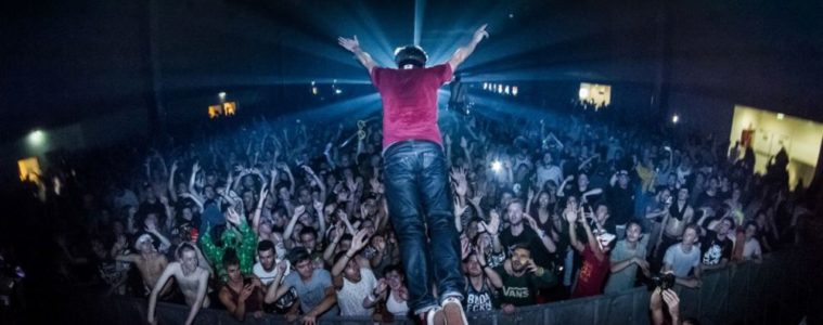 Photo de la foule du public de Dream Nation