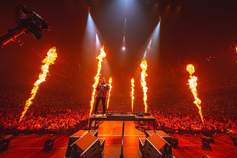 DJSNAKE-LADEFENSEARENA