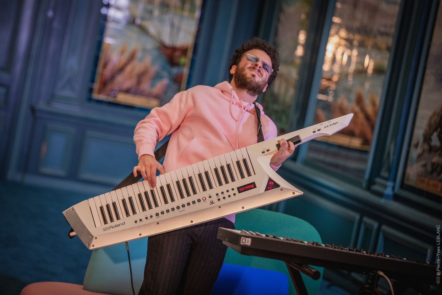 Bomel est rejoint par Bellaire sur son nouveau titre 