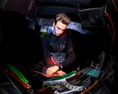 George Z - Live Photo 1