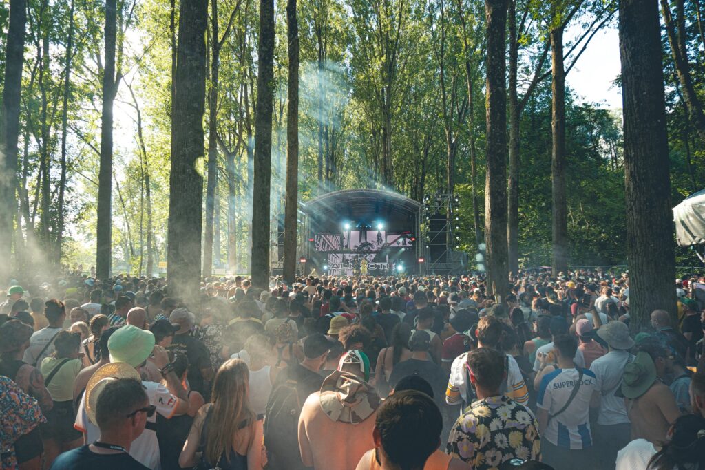 Le Cabaret Vert revient encore plus grand en août 2024 ! Hands UP électro