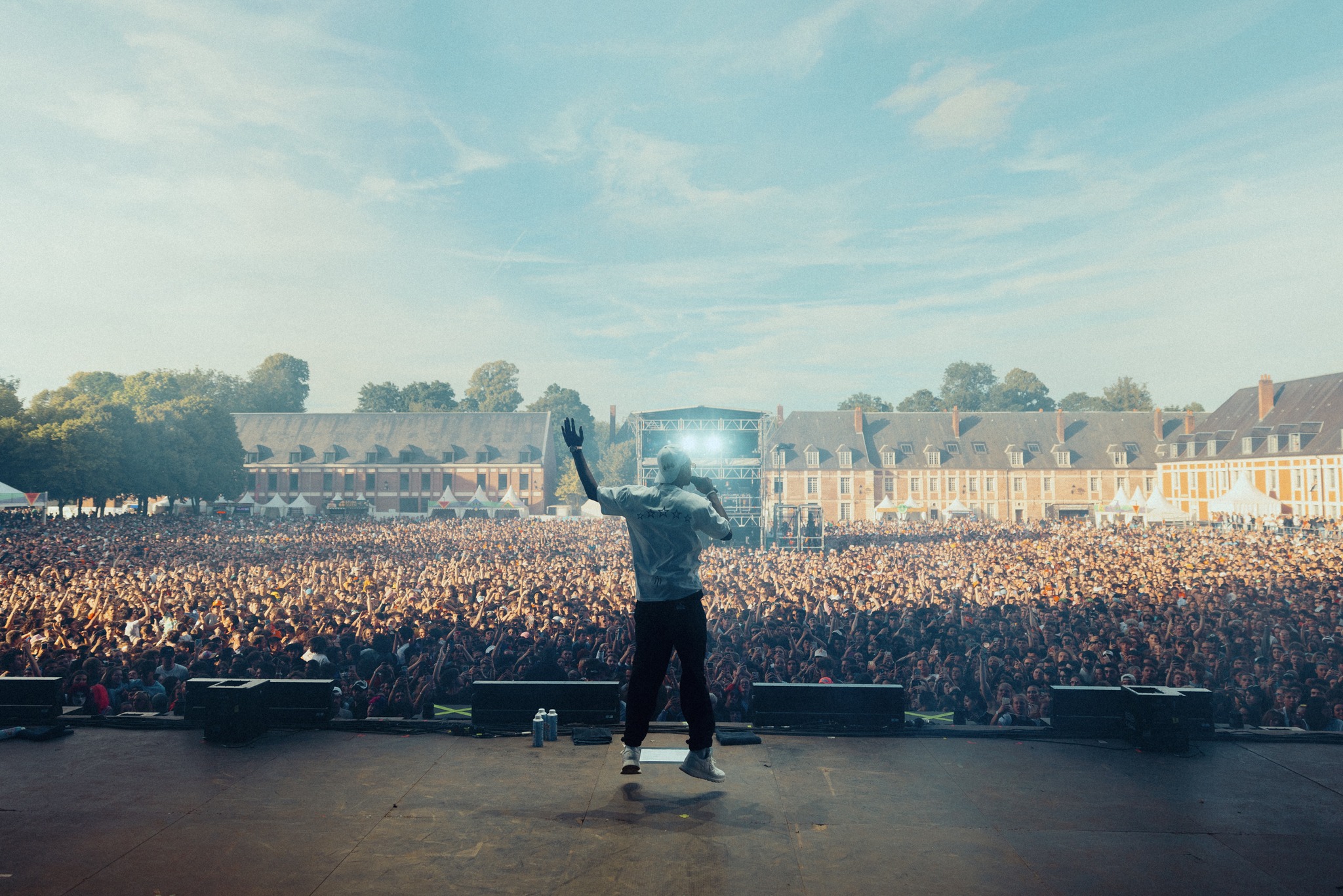 Main Square 2024 retour sur les 20 ans du festival ! Hands UP électro