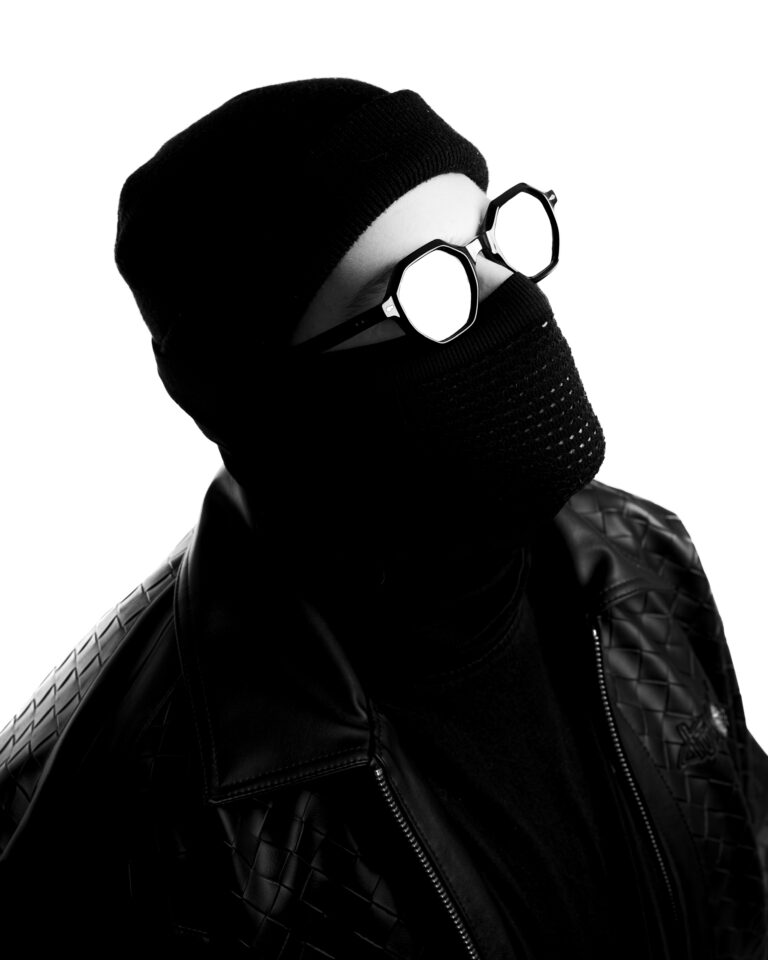 NOIR MAT