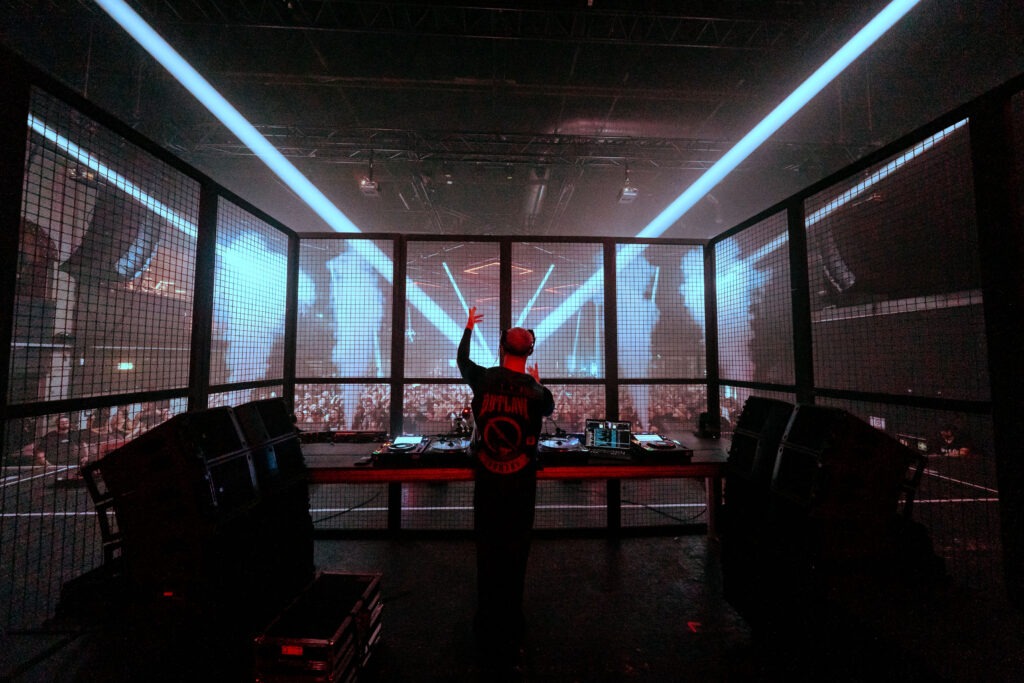 BL2025-EagerCaptures-25101123153800620 Eager Captures